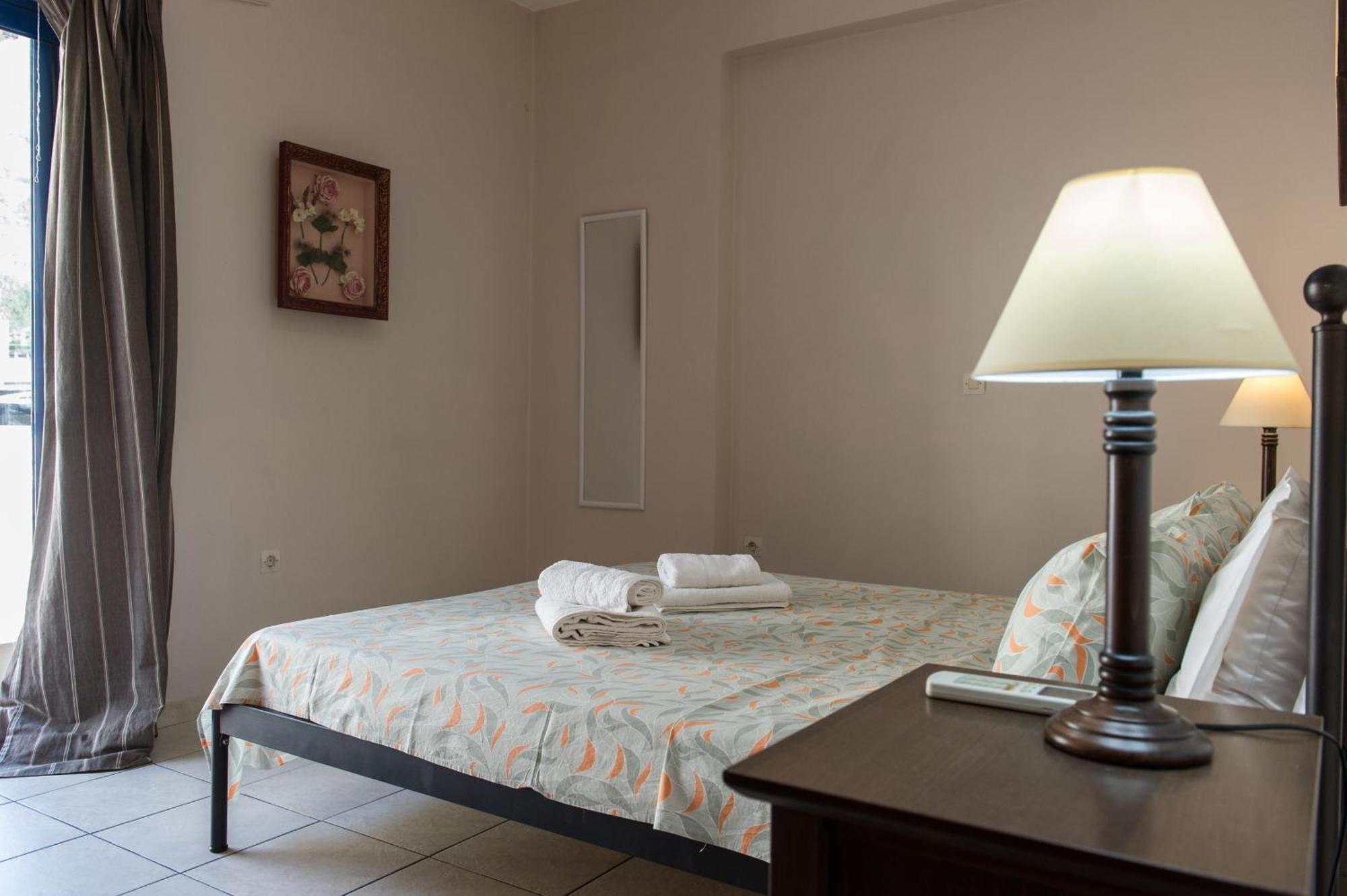 Kamari Blue Apartments Kalamata Bagian luar foto