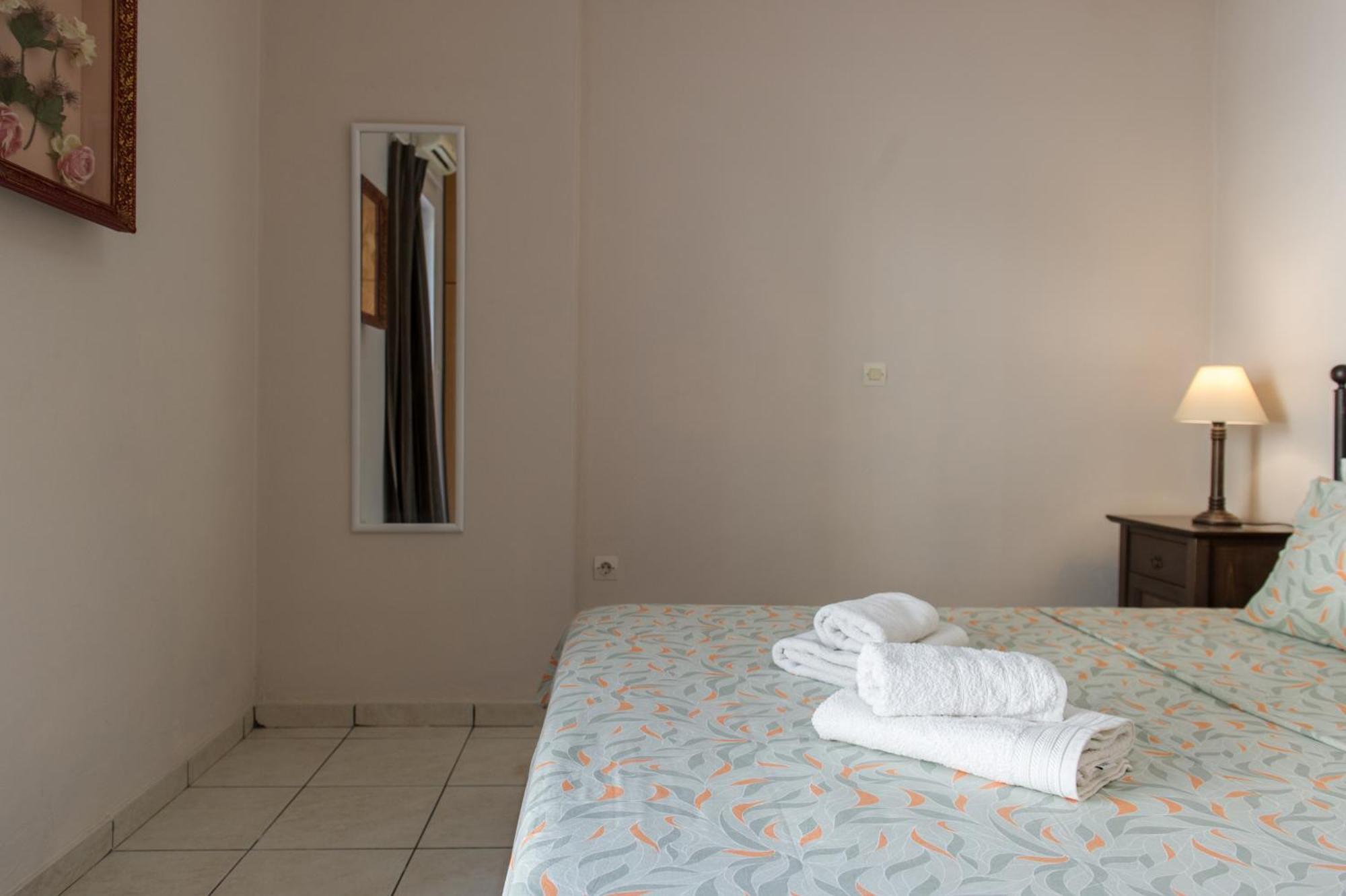Kamari Blue Apartments Kalamata Bagian luar foto