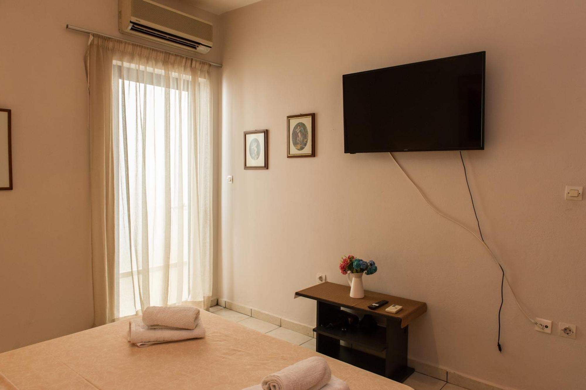 Kamari Blue Apartments Kalamata Bagian luar foto