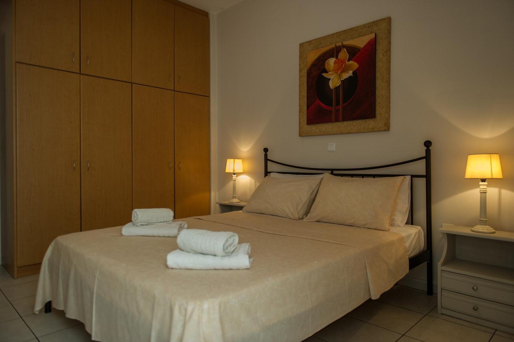 Kamari Blue Apartments Kalamata Bagian luar foto