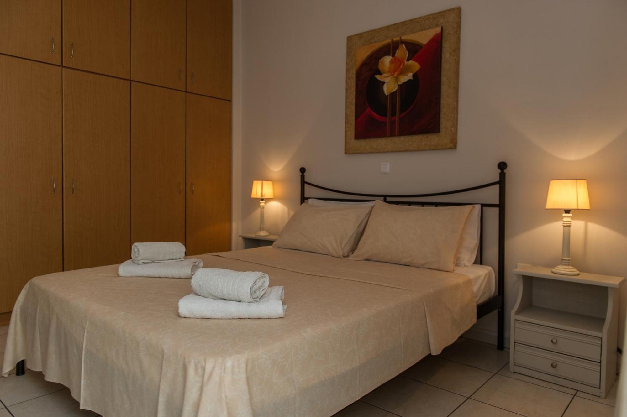 Kamari Blue Apartments Kalamata Bagian luar foto