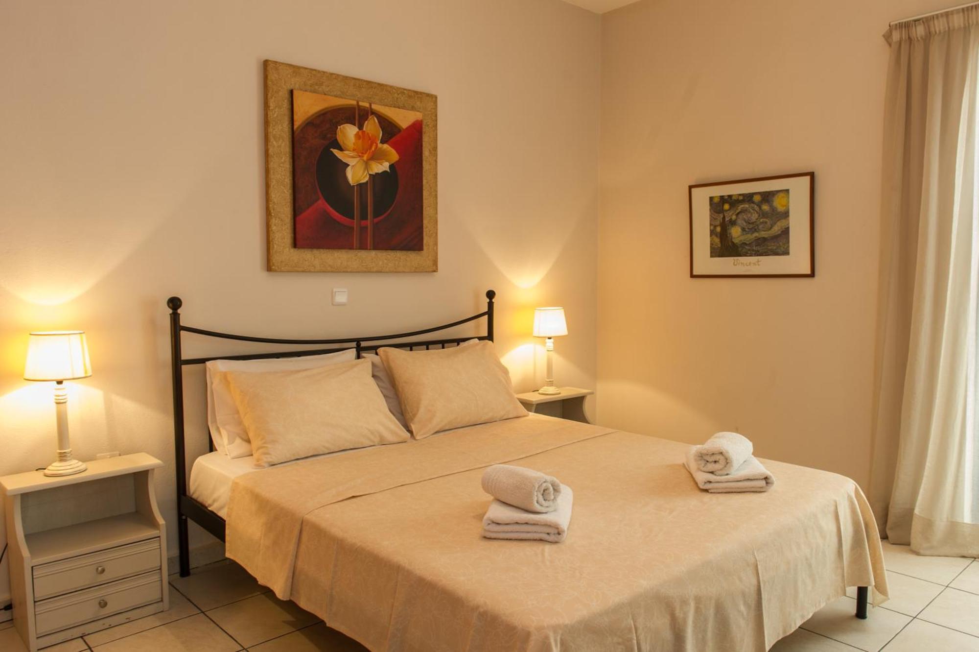 Kamari Blue Apartments Kalamata Bagian luar foto